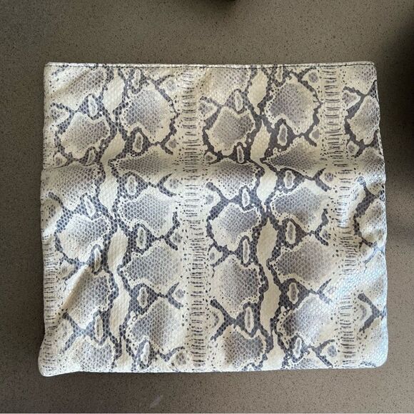 OLIVEVE Soft Leather Fold Over Clutch Sneak-skin Printed Black and Bone Color. - Picture 4 of 9